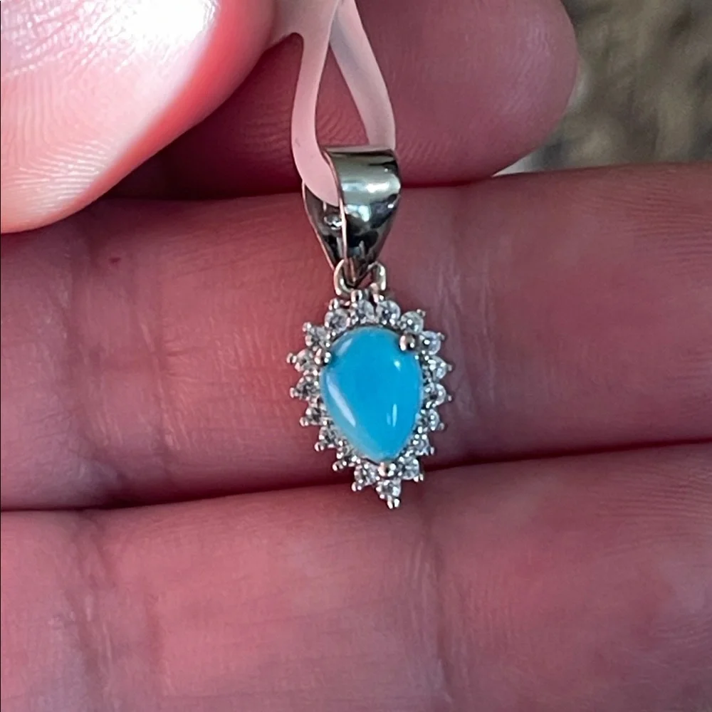 NWT Elegant Natural Turquoise Sleeping Beauty 7X5mm Pear 925 Silver Pendant - Picture 2 of 7